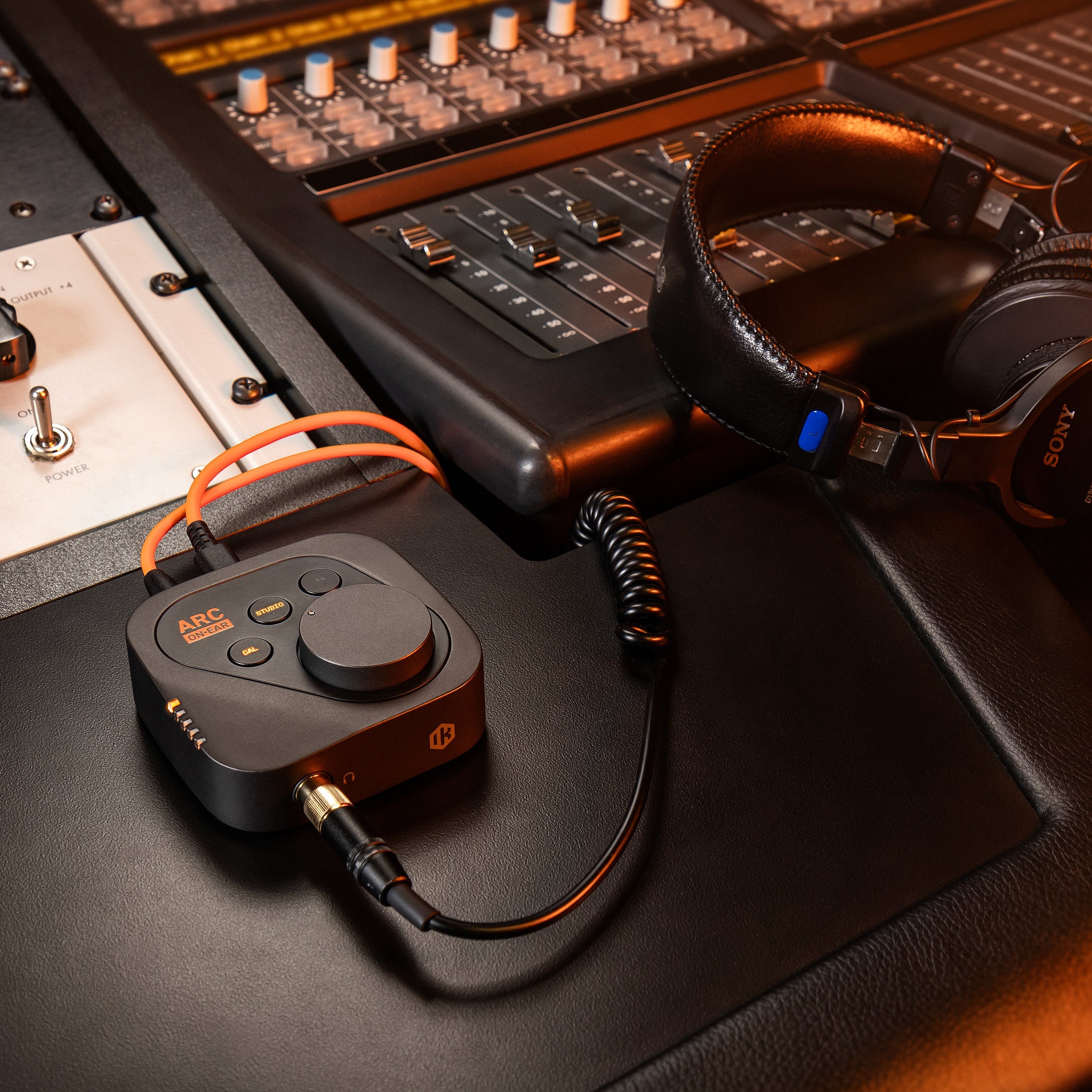 ARC ON•EAR | Headphone Correction DAC | IK Multimedia