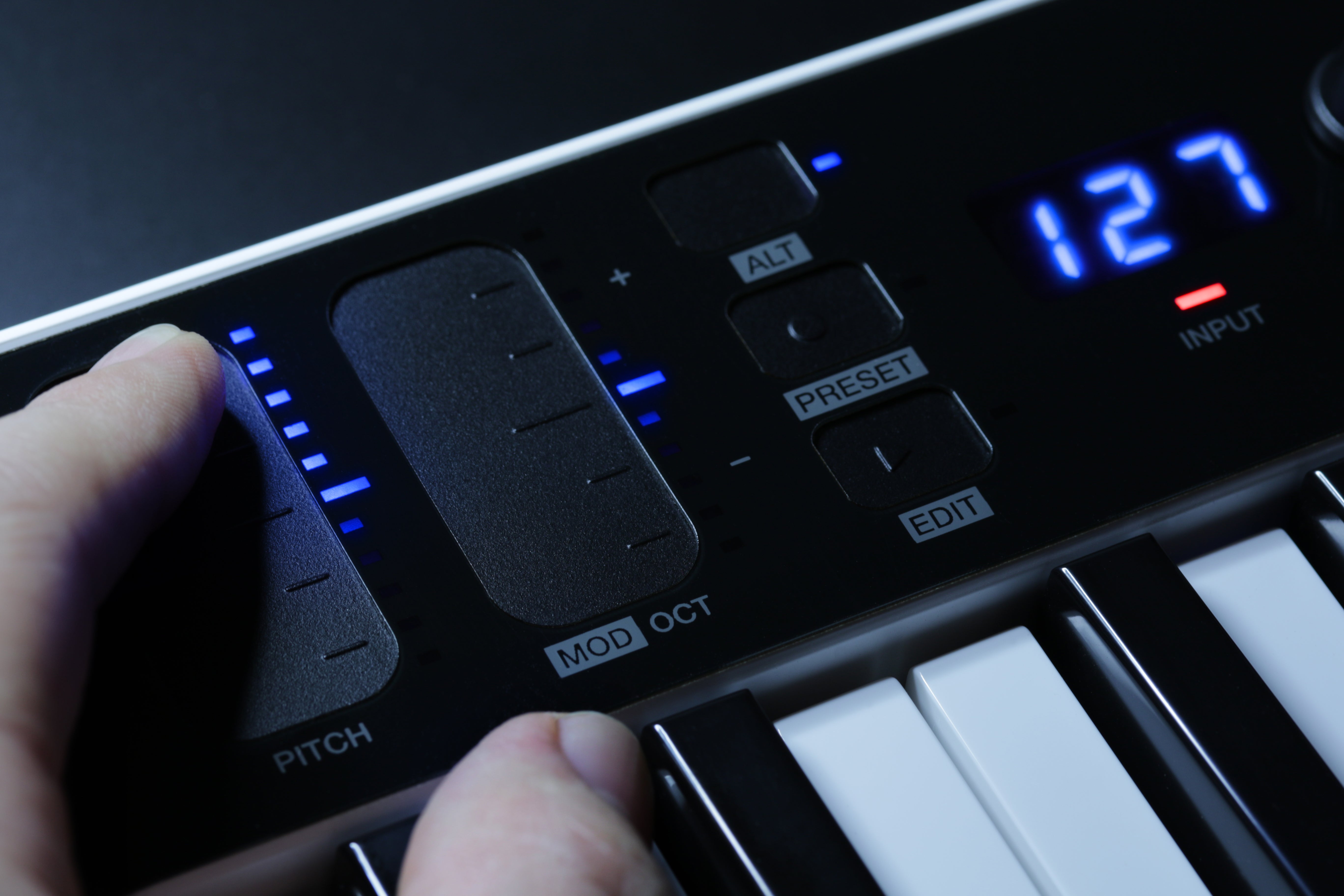 iRig Keys I/O 25 | MIDI Controller and Audio Interface